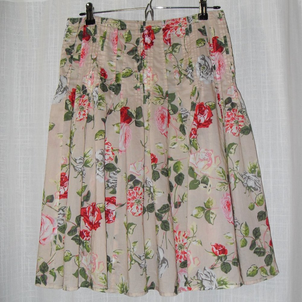 CAbi Skirt Rose Garden Pleated Floral Size 4